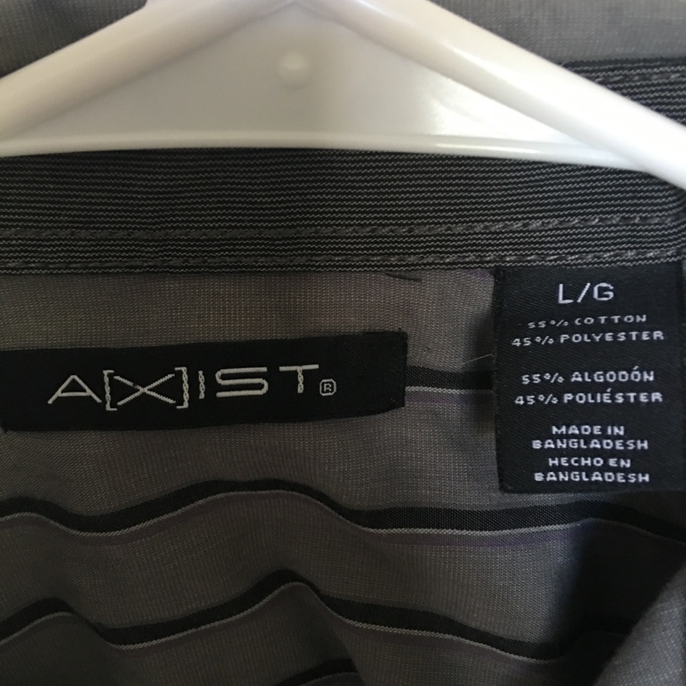 Button down - Picture 2 of 3